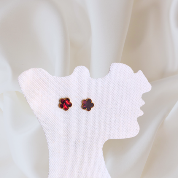 Boucles d'oreilles "Fanny" rouges marbrés – Image 2